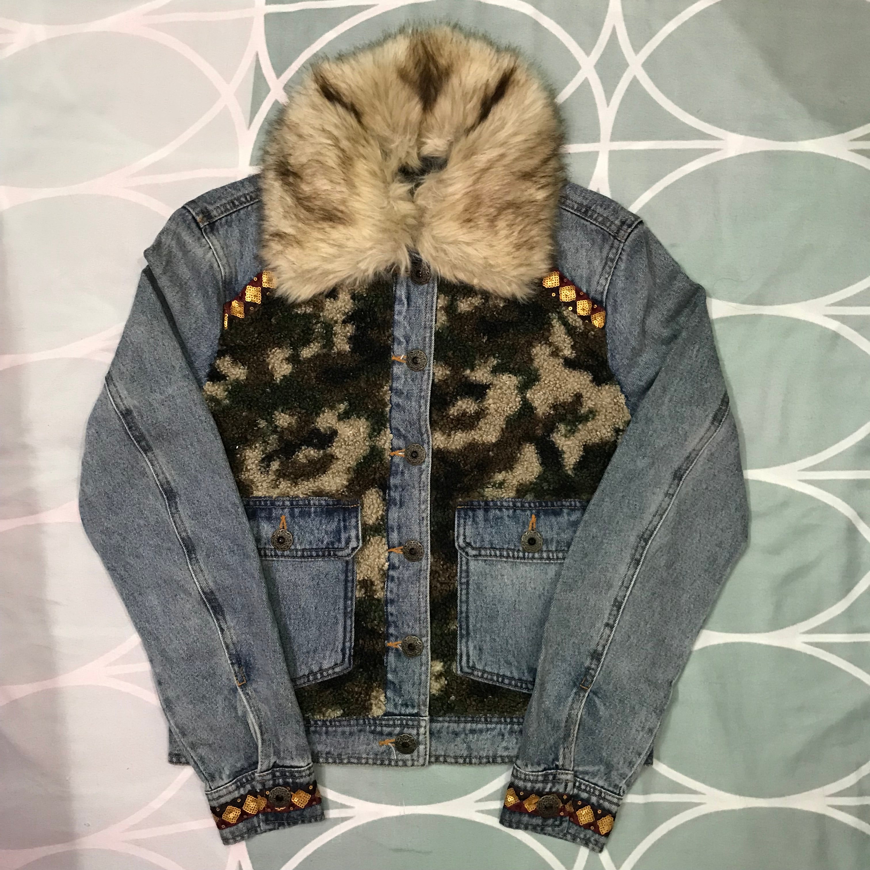UNIQUE JACKET